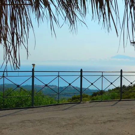 Seaview Studio, A Breath Away From The Beach * Kalamata