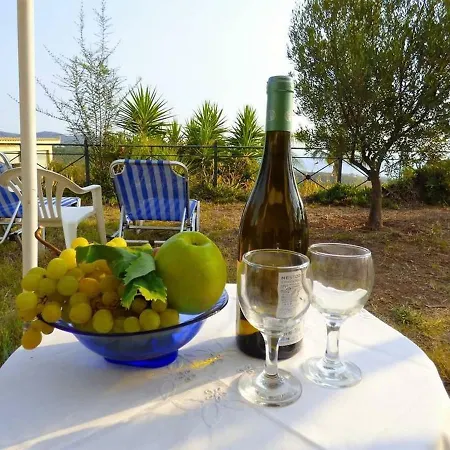 Seaview Studio, A Breath Away From The Beach * Kalamata
