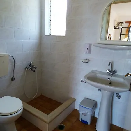 Seaview Studio, A Breath Away From The Beach Apartment *